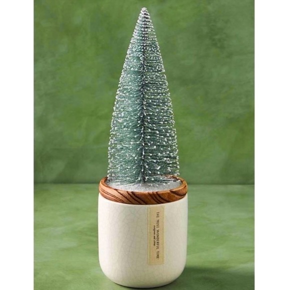 🆕 ANTHROPOLOGIE Frosted Bottle Brush Tree Candle - Picture 1 of 5